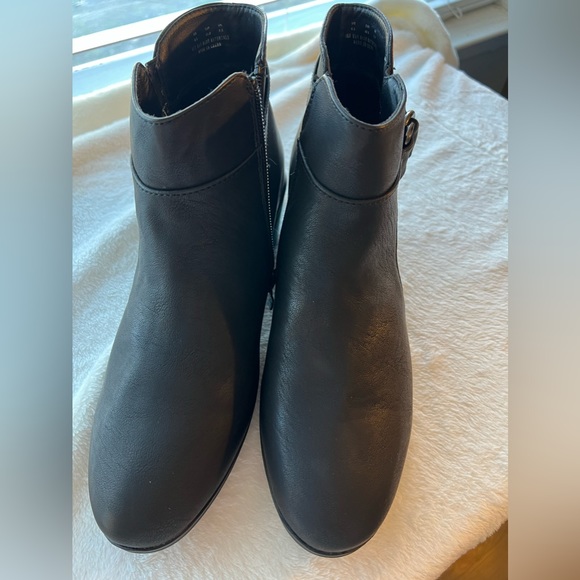 Beautiful Savaii New York black ankle boots. Brand new never used. - Picture 8 of 10